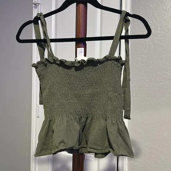 Women’s H&M Olive Green Smocked Peplum Crop Top Size Small |A175 - Picture 4 of 4